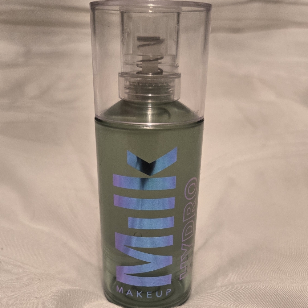 Milk Makeup Hydro Grip Primer in Translucent.